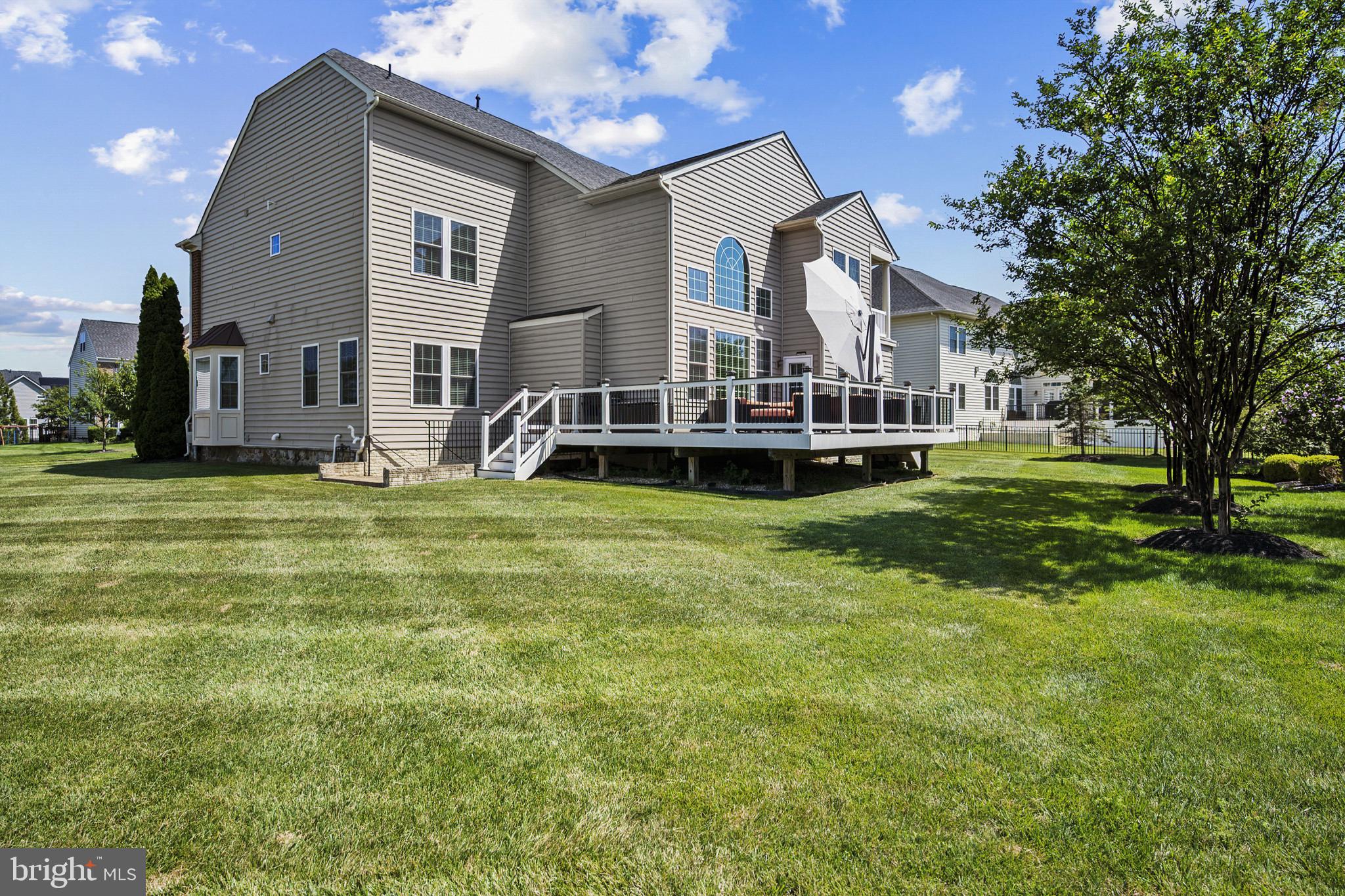 DAWSON'S CORNER - Residential