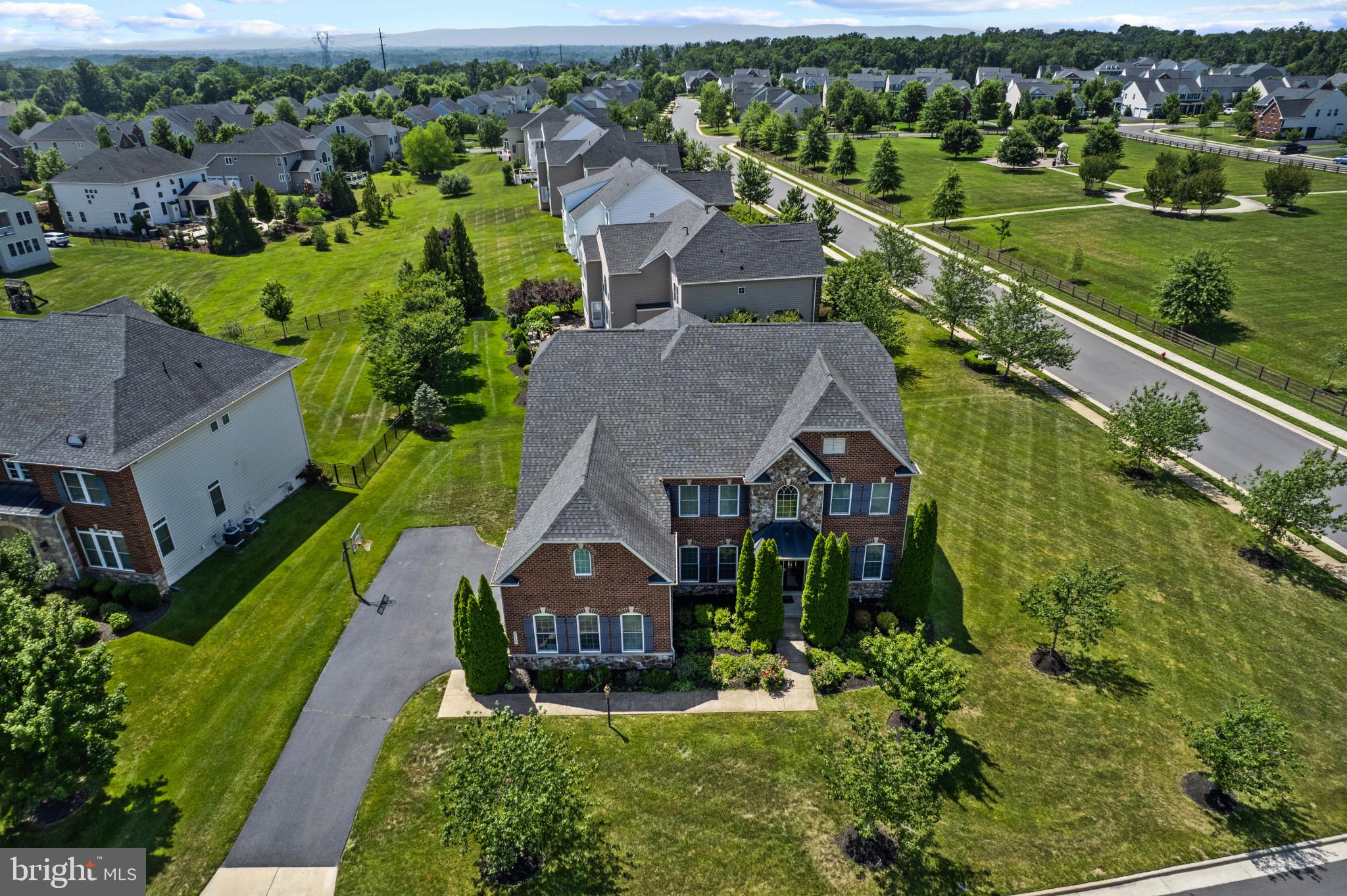 DAWSON'S CORNER - Residential