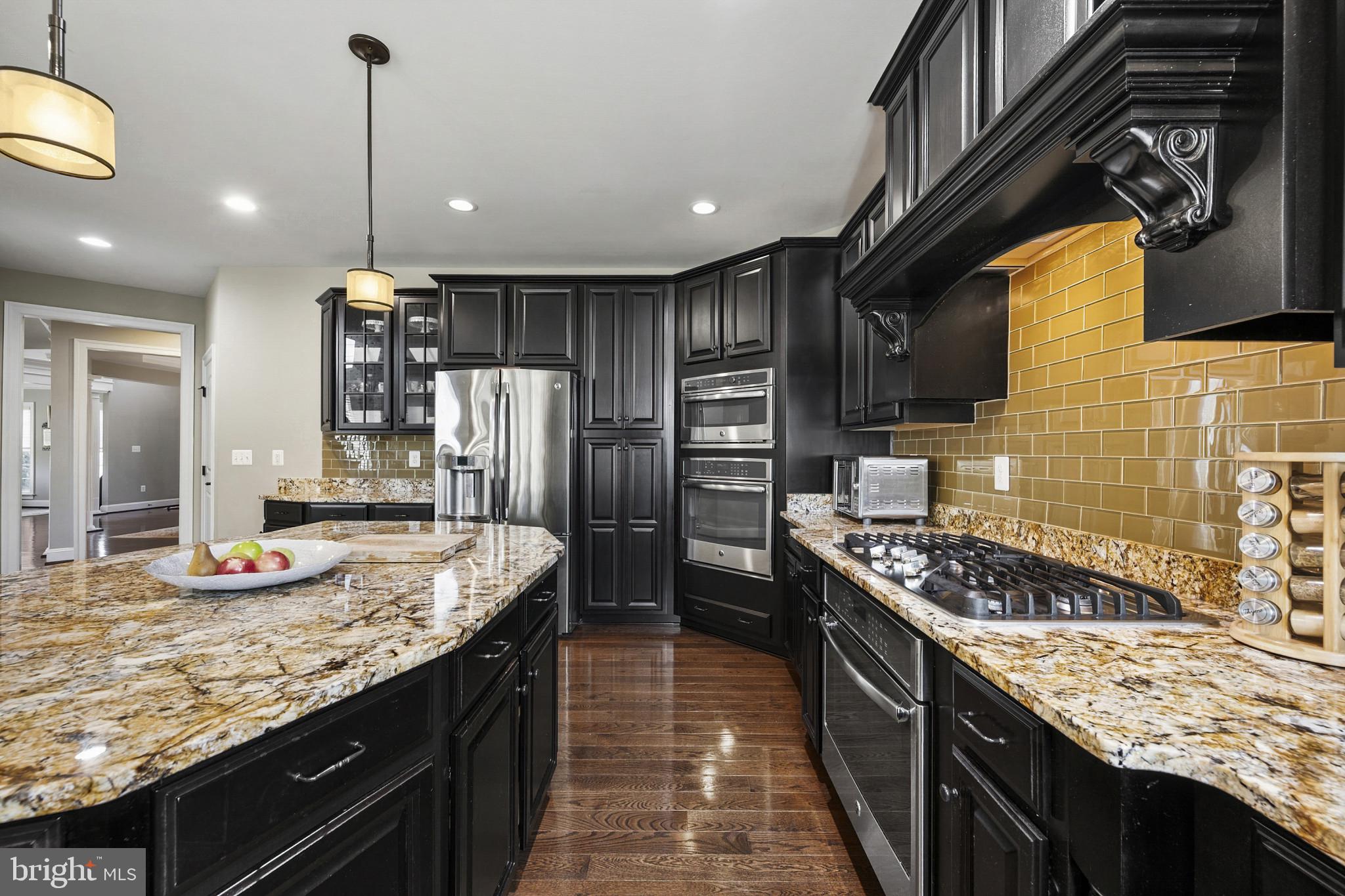 DAWSON'S CORNER - Residential