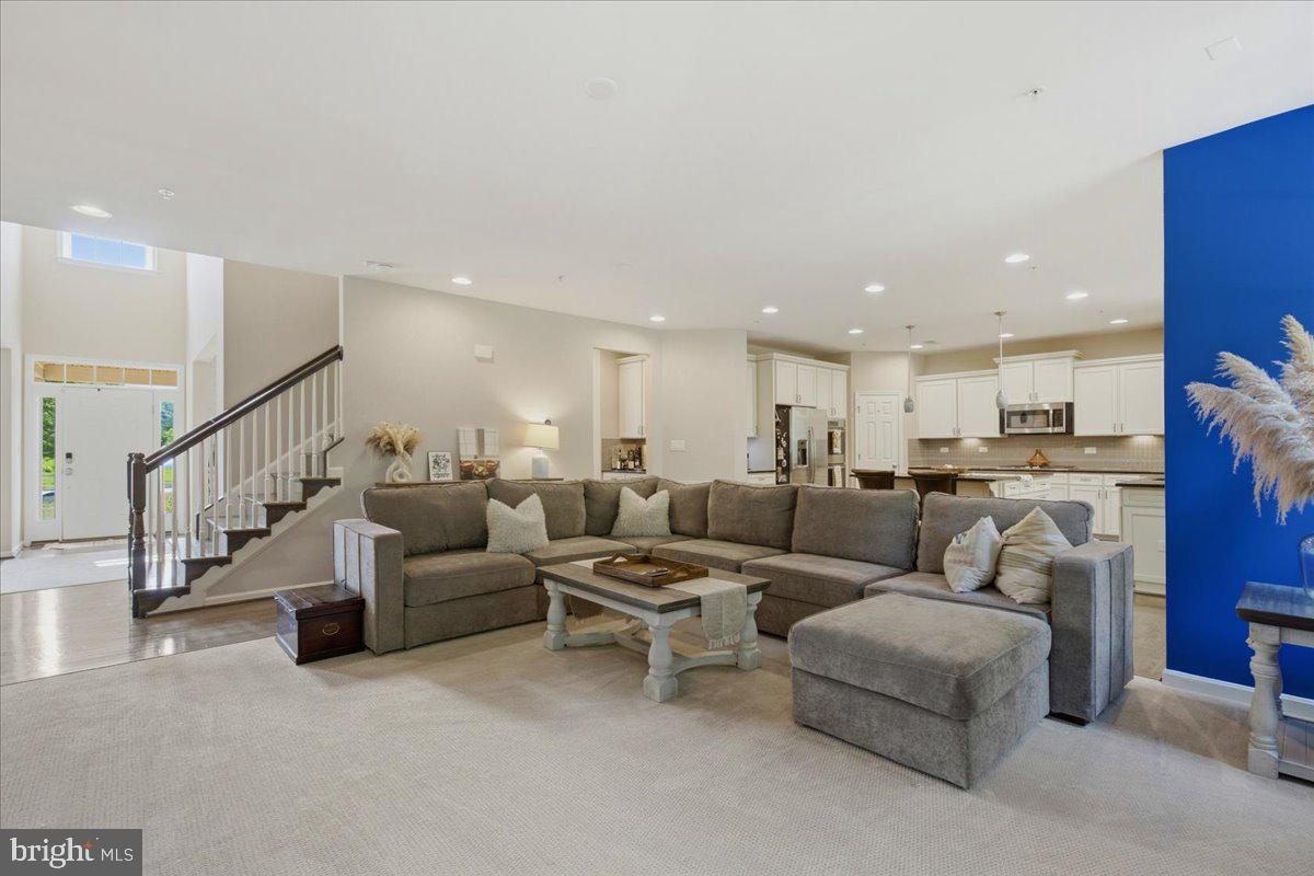 LOVELESS ESTATES - Residential