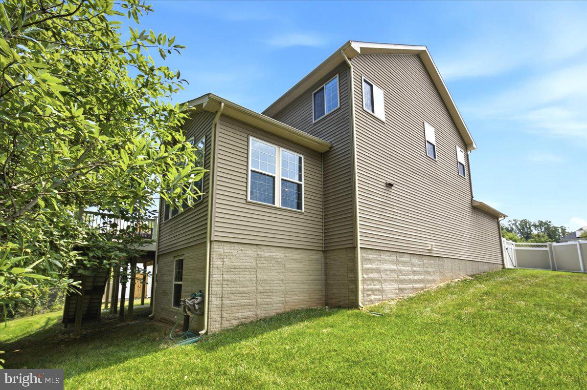 LOVELESS ESTATES - Residential