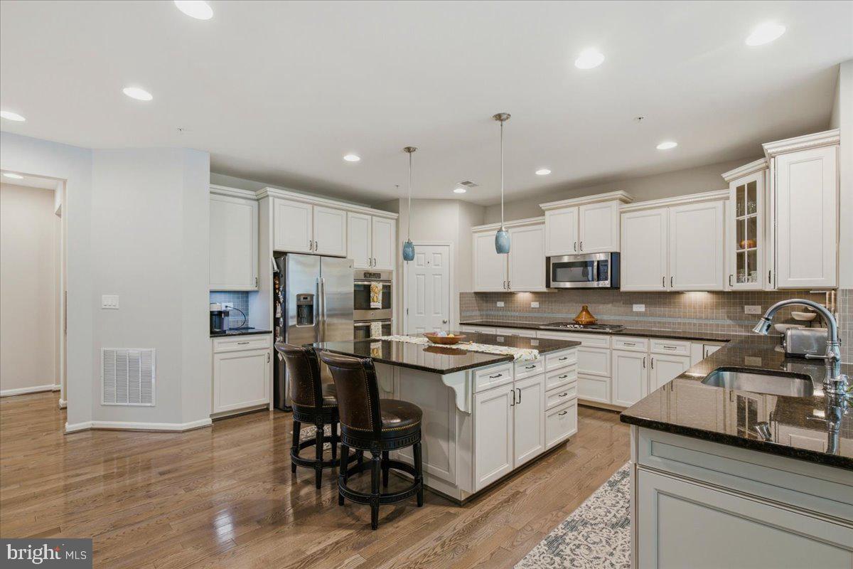 LOVELESS ESTATES - Residential