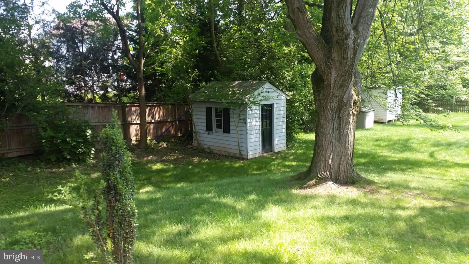 MONTROSE - Residential Lease