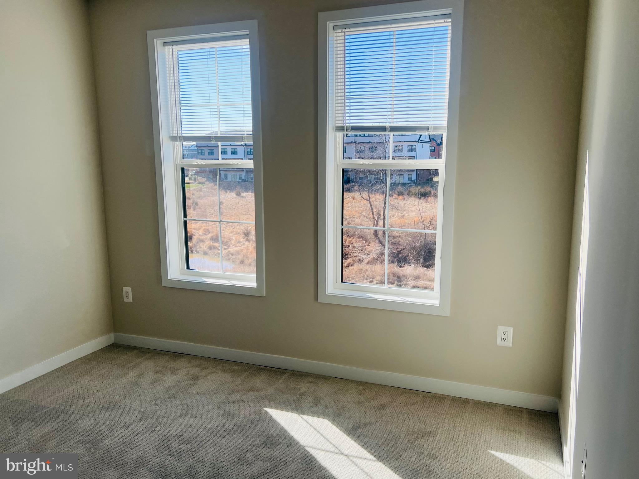 METRO WALK AT MOOREFIELD STATION - Residential Lease