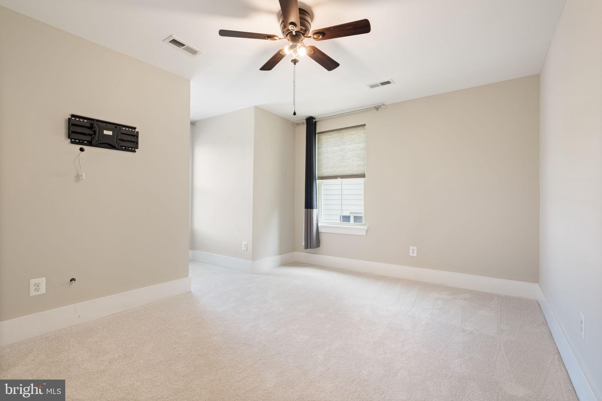 POTOMAC SHORES - Residential