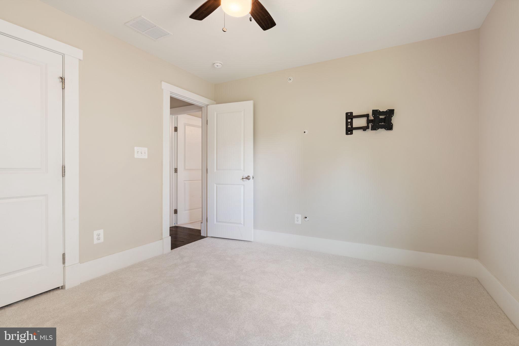 POTOMAC SHORES - Residential