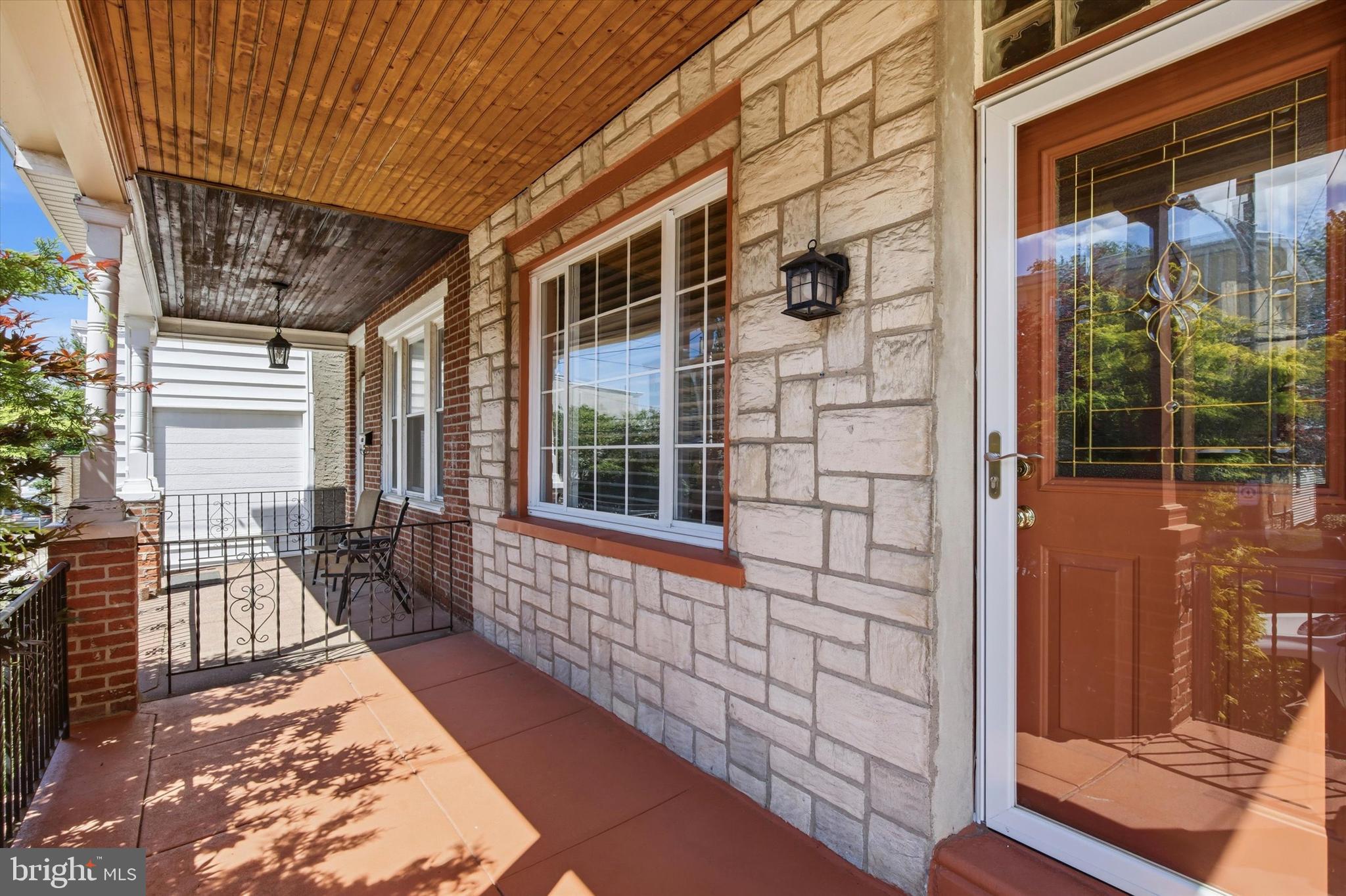 ROXBOROUGH - Residential
