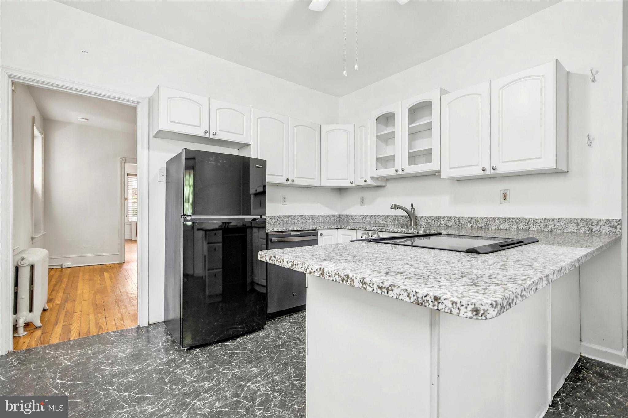 ROXBOROUGH - Residential