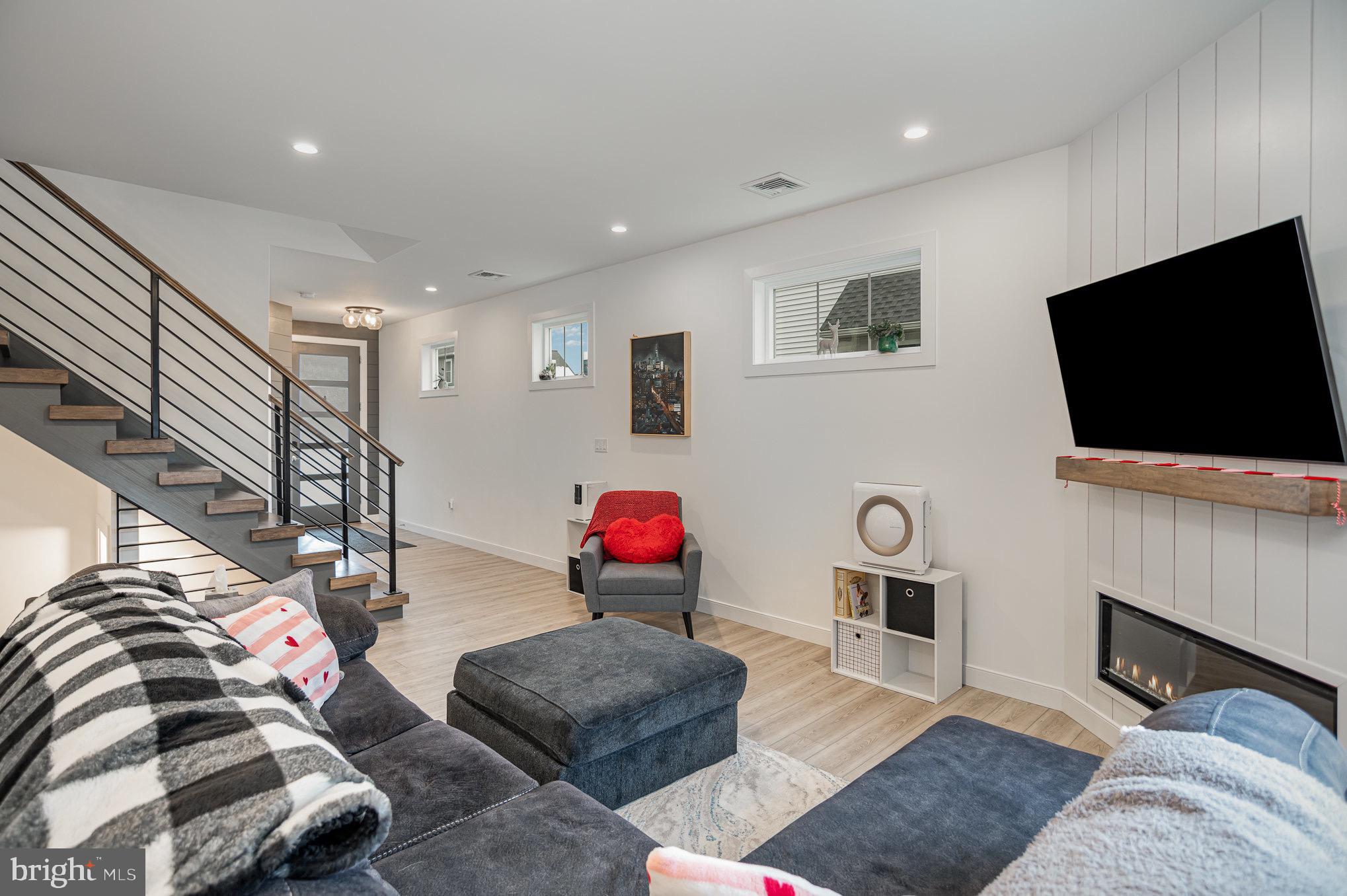 THE GABLES AT ELM TREE - Residential