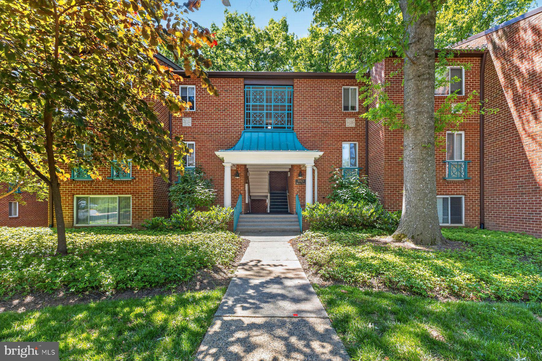 HUNTERS WOODS VILLAGE - Residential