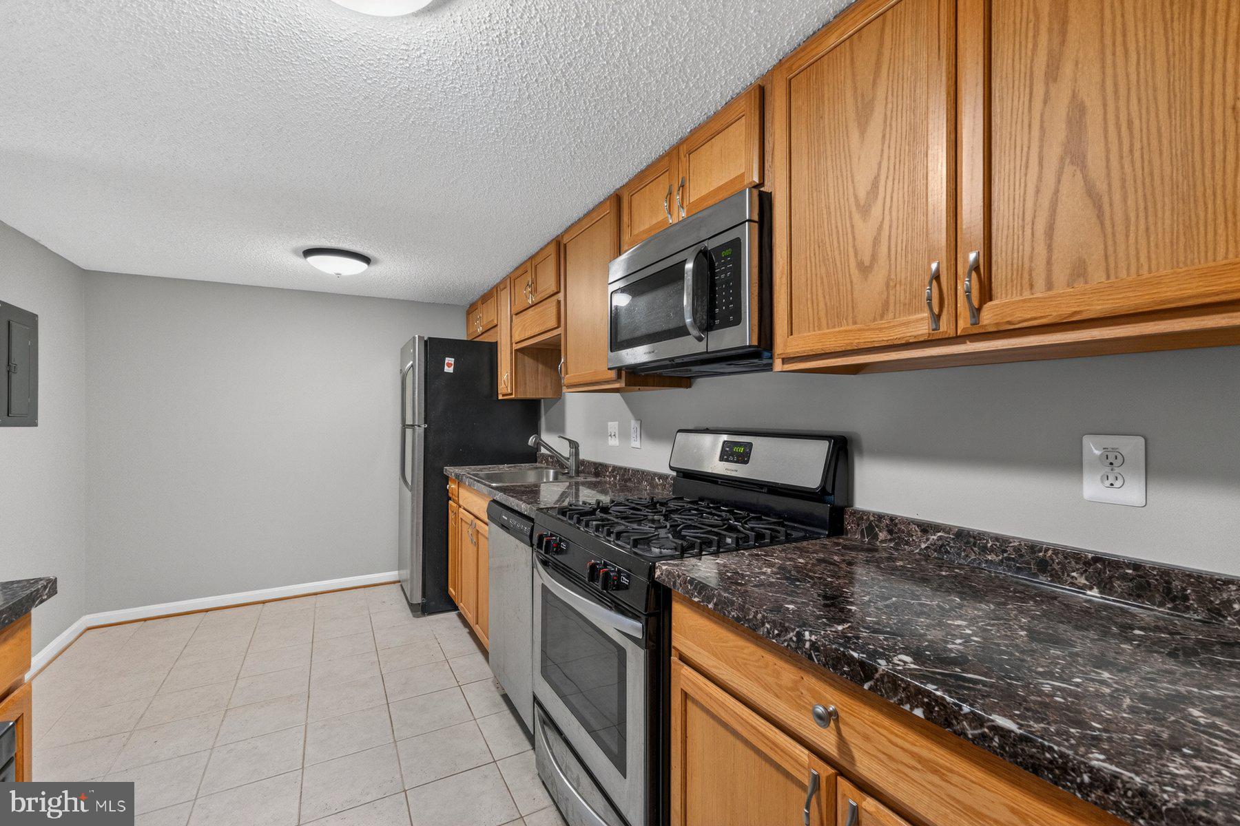 HUNTERS WOODS VILLAGE - Residential