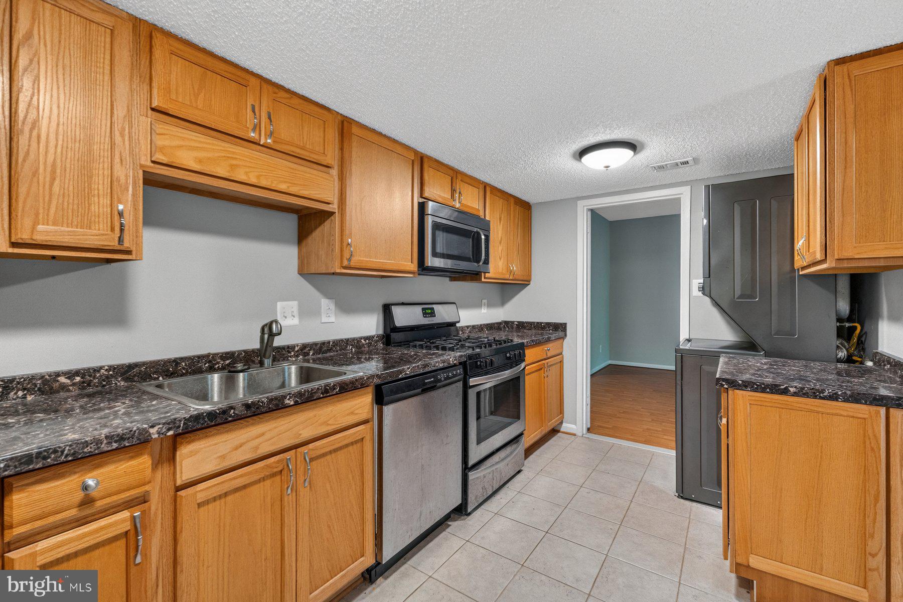 HUNTERS WOODS VILLAGE - Residential