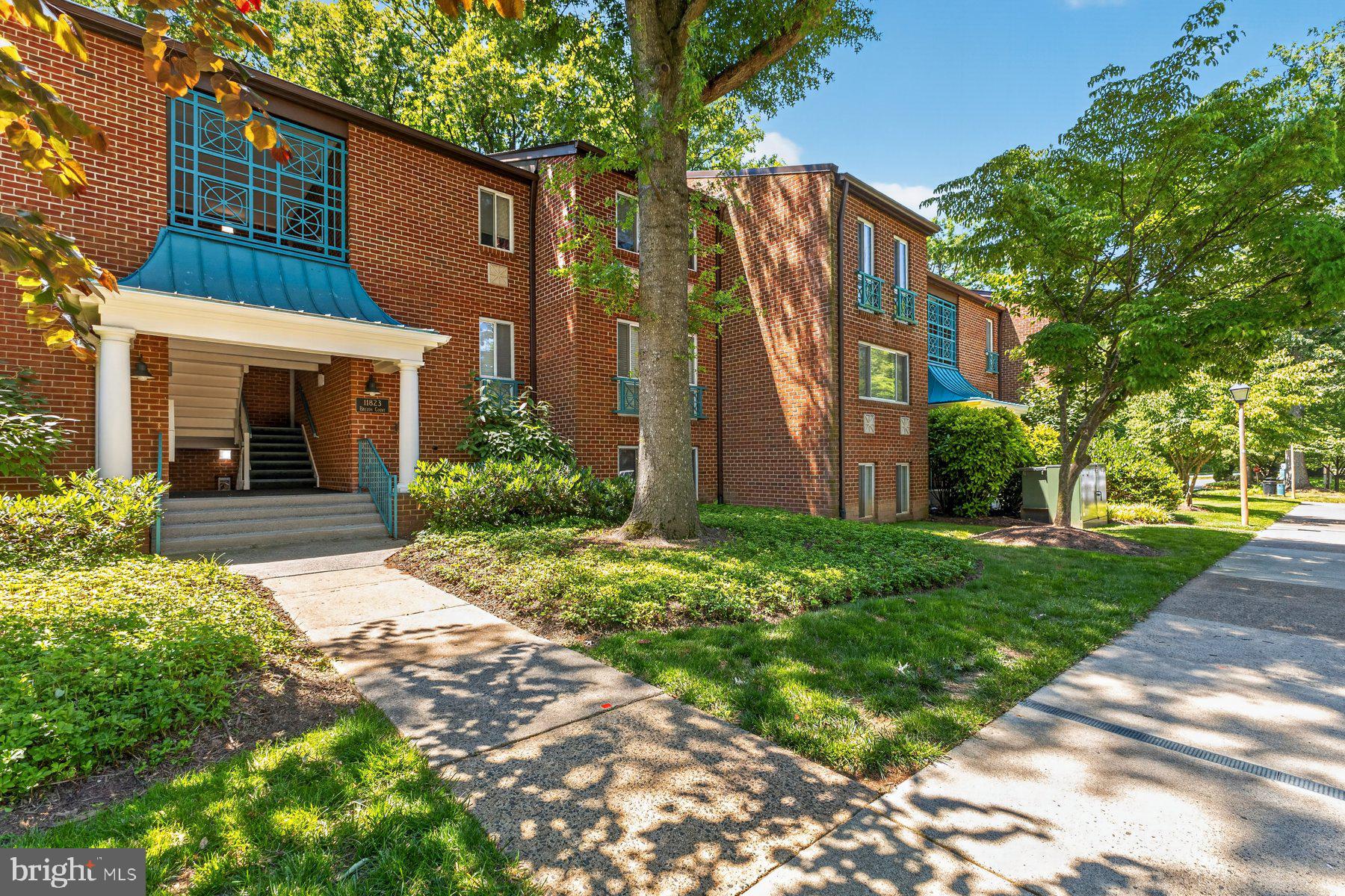 HUNTERS WOODS VILLAGE - Residential