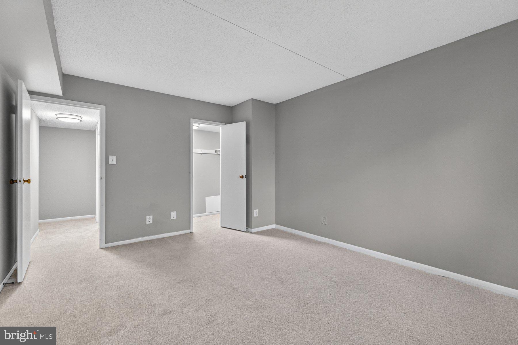 HUNTERS WOODS VILLAGE - Residential