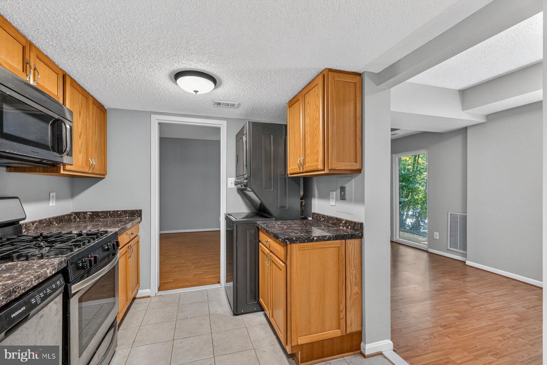 HUNTERS WOODS VILLAGE - Residential