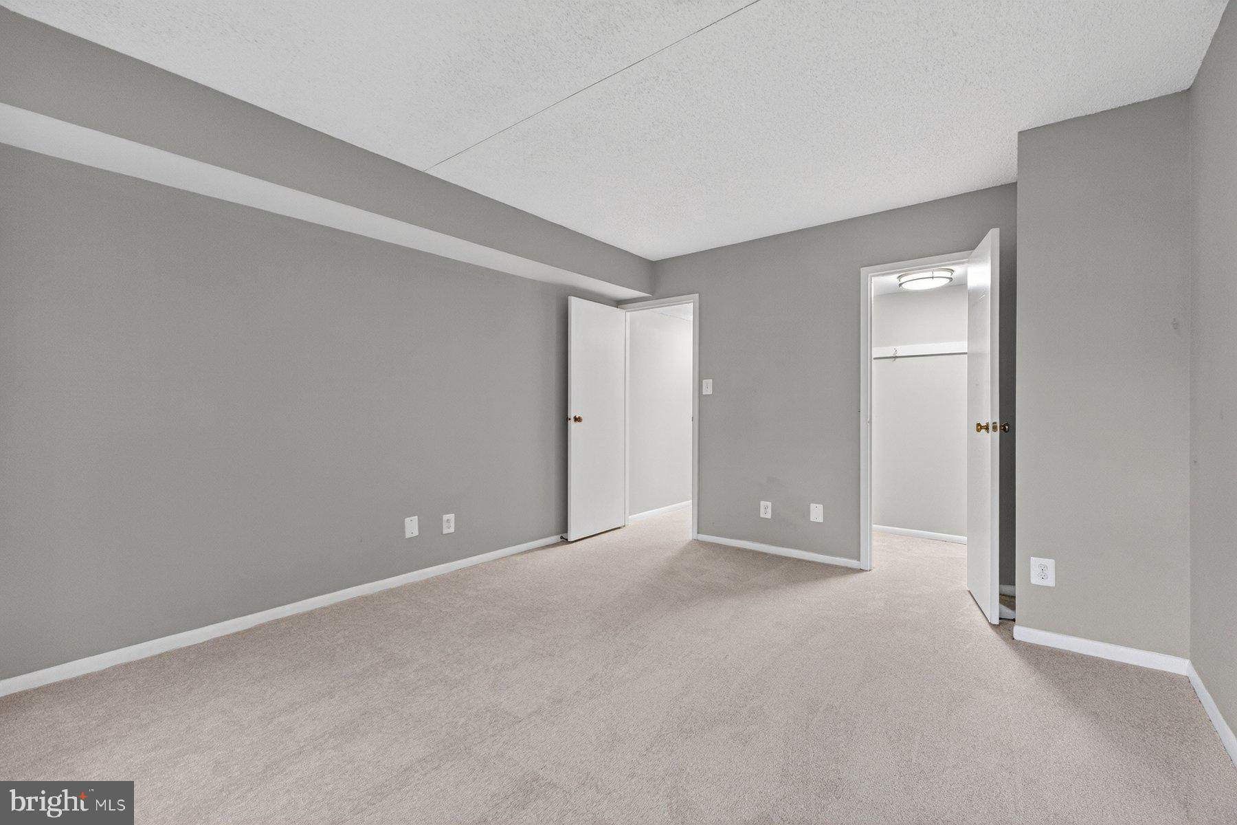 HUNTERS WOODS VILLAGE - Residential