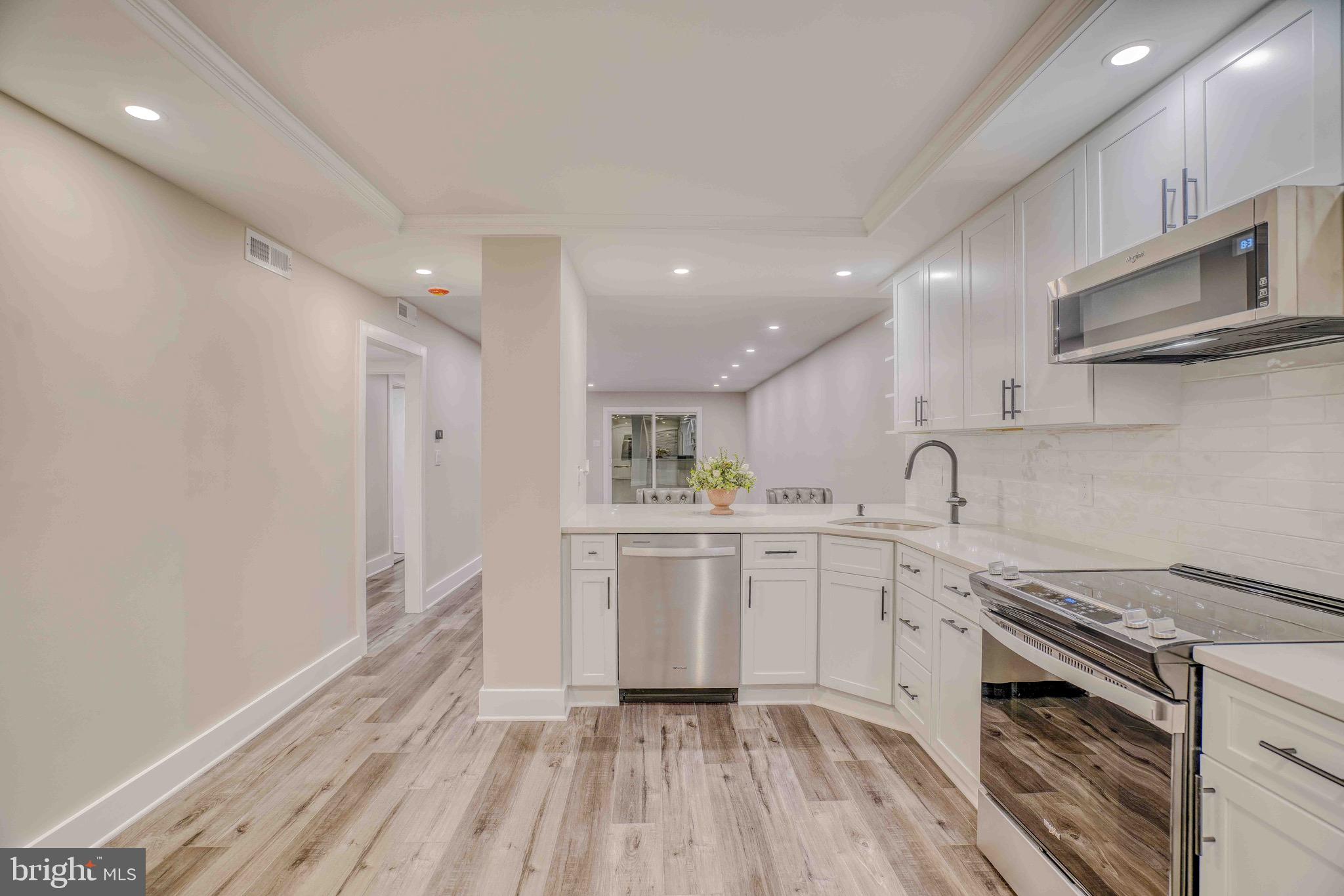 SUMMIT HOUSE - Residential