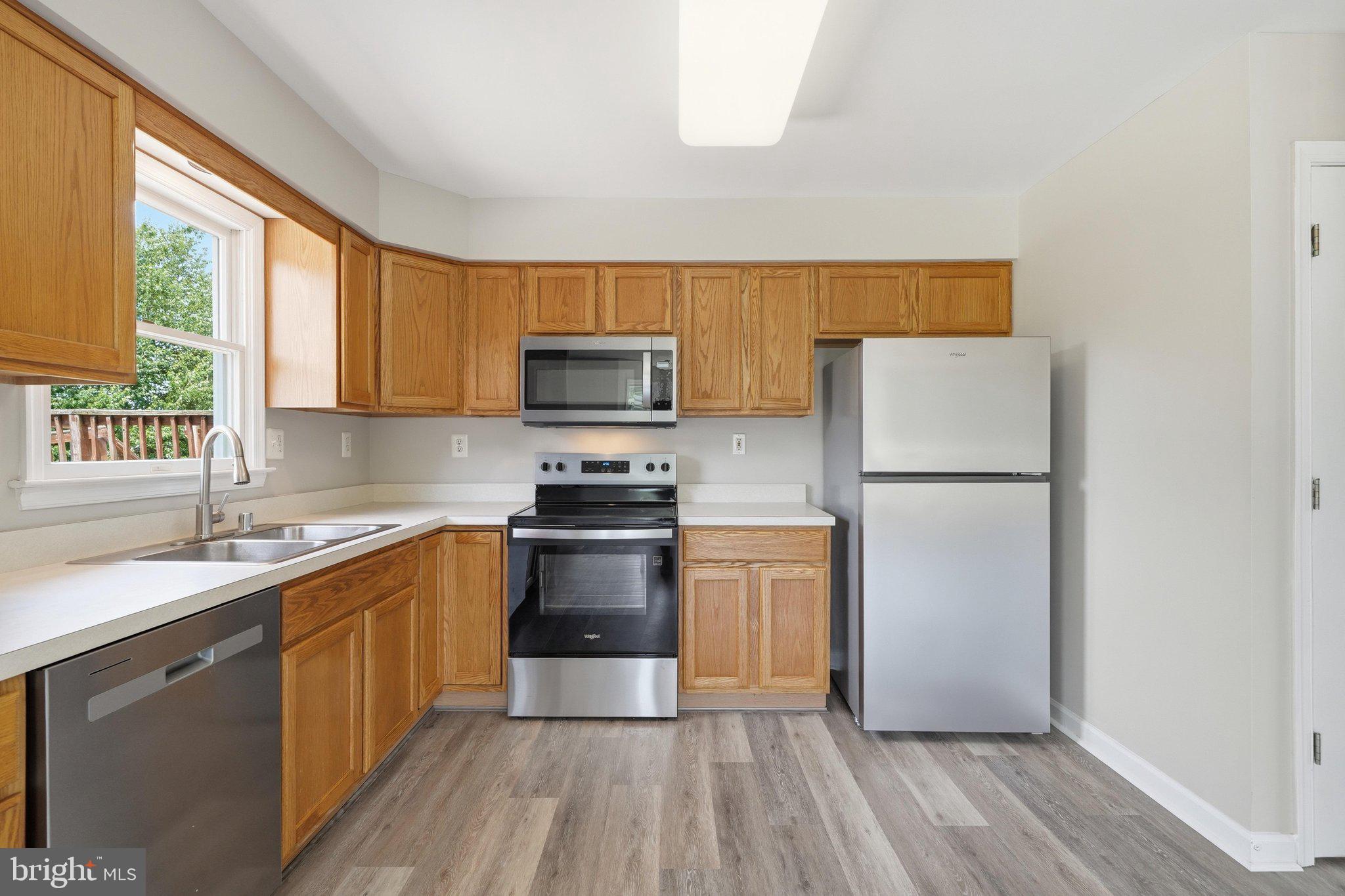 SQUIRE VILLAGE - Residential