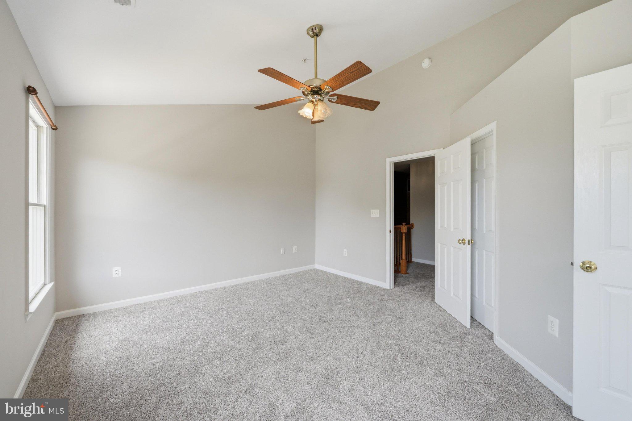 SQUIRE VILLAGE - Residential