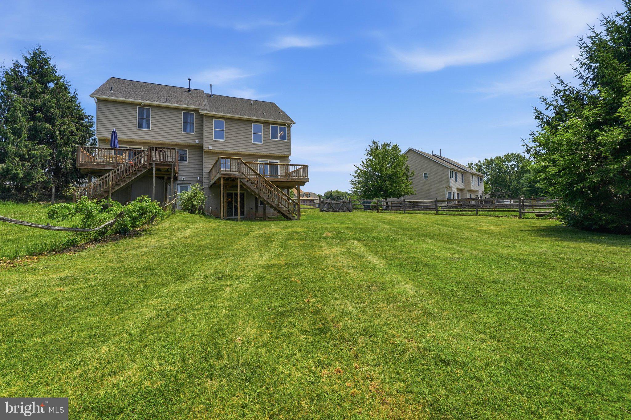 SQUIRE VILLAGE - Residential