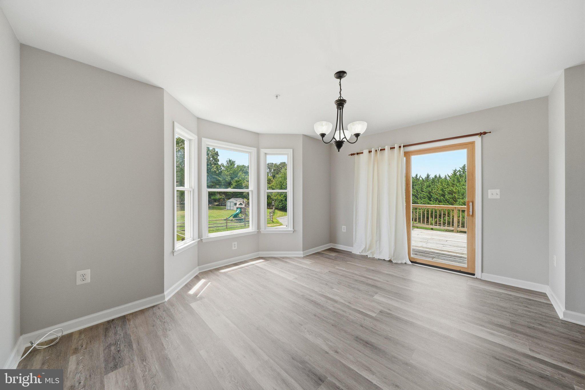 SQUIRE VILLAGE - Residential