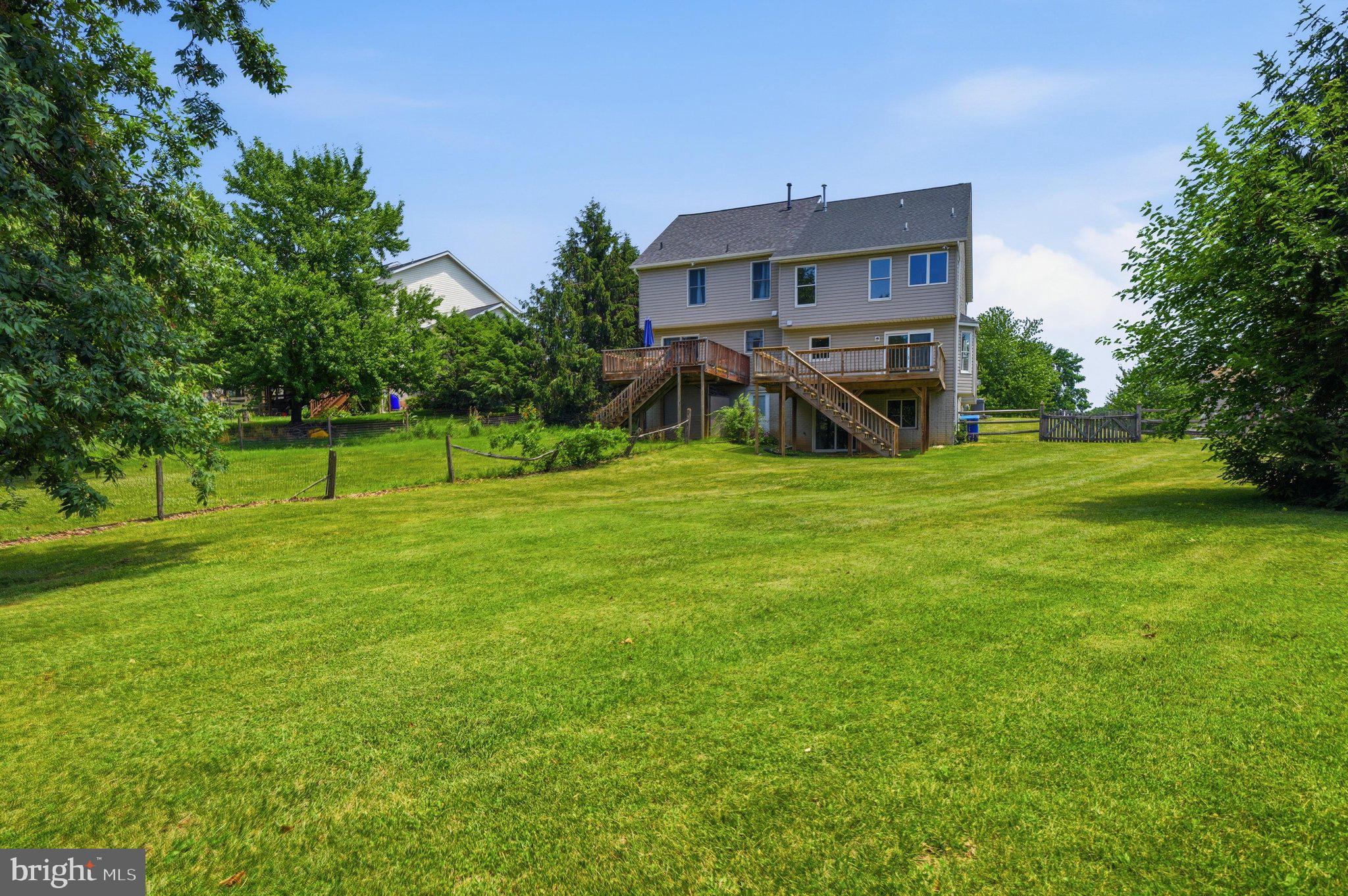 SQUIRE VILLAGE - Residential