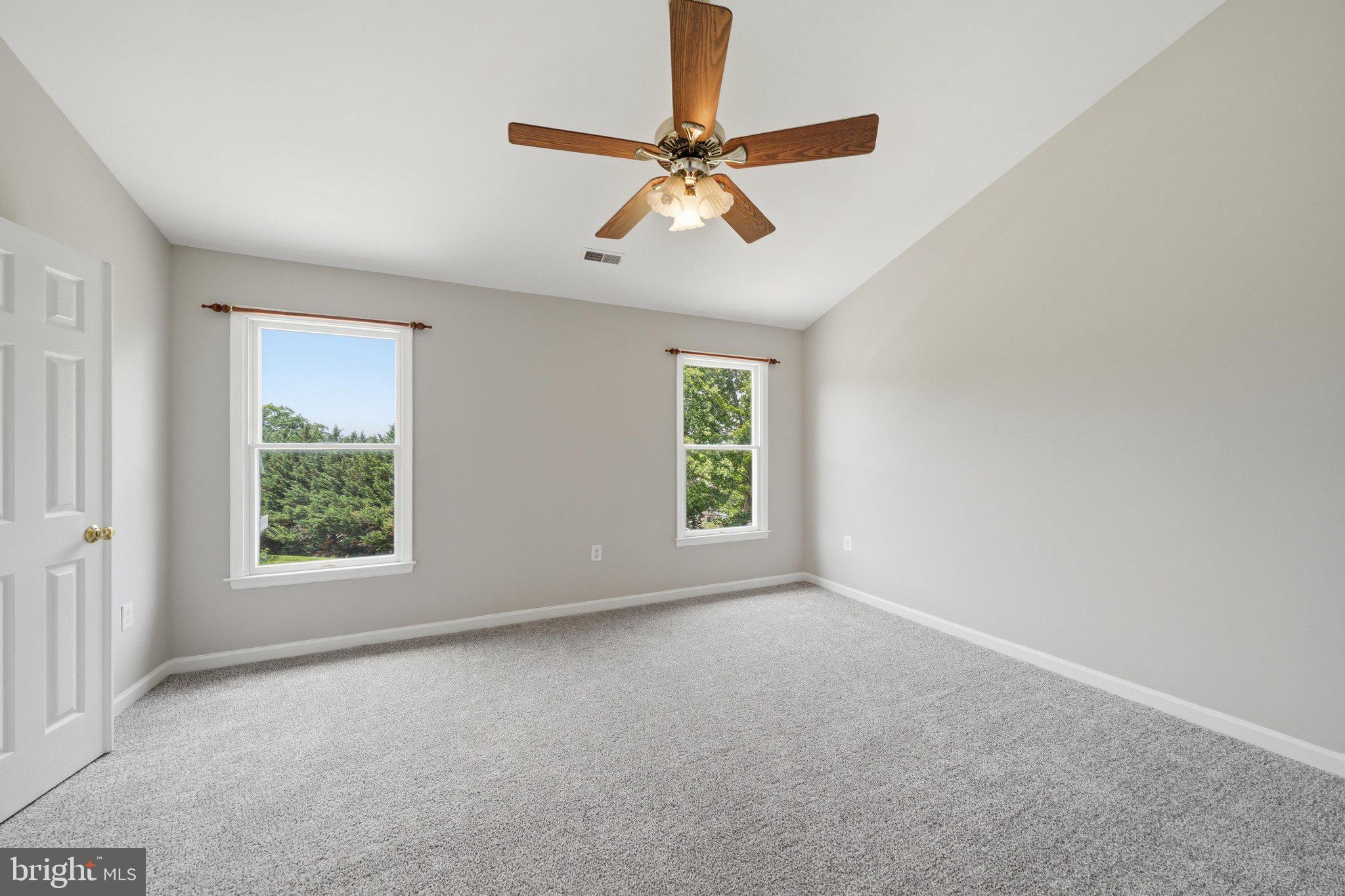 SQUIRE VILLAGE - Residential