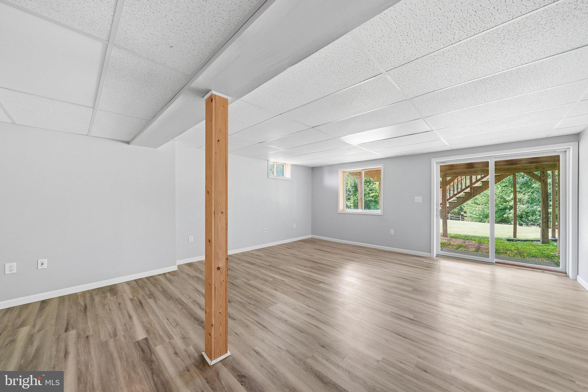 SQUIRE VILLAGE - Residential