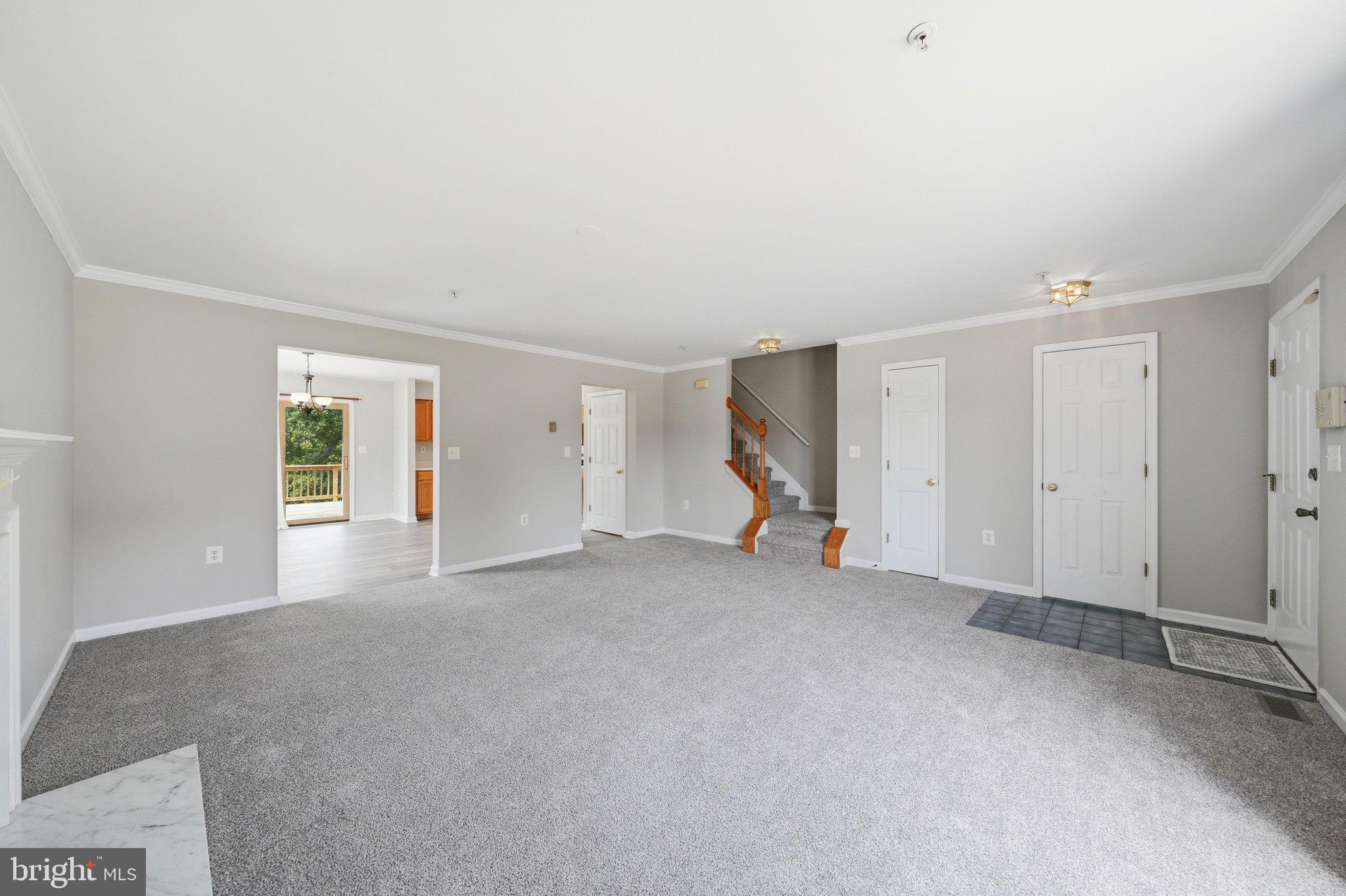 SQUIRE VILLAGE - Residential