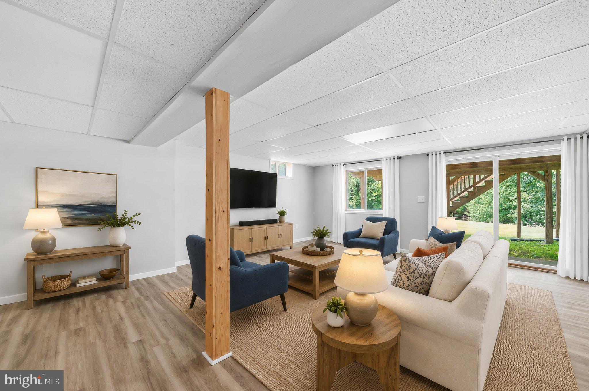 SQUIRE VILLAGE - Residential