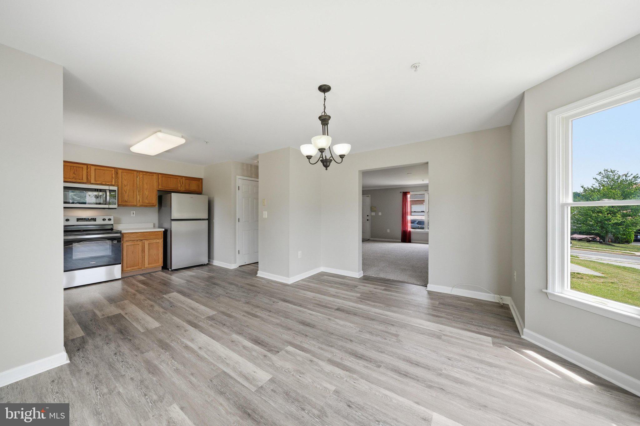 SQUIRE VILLAGE - Residential