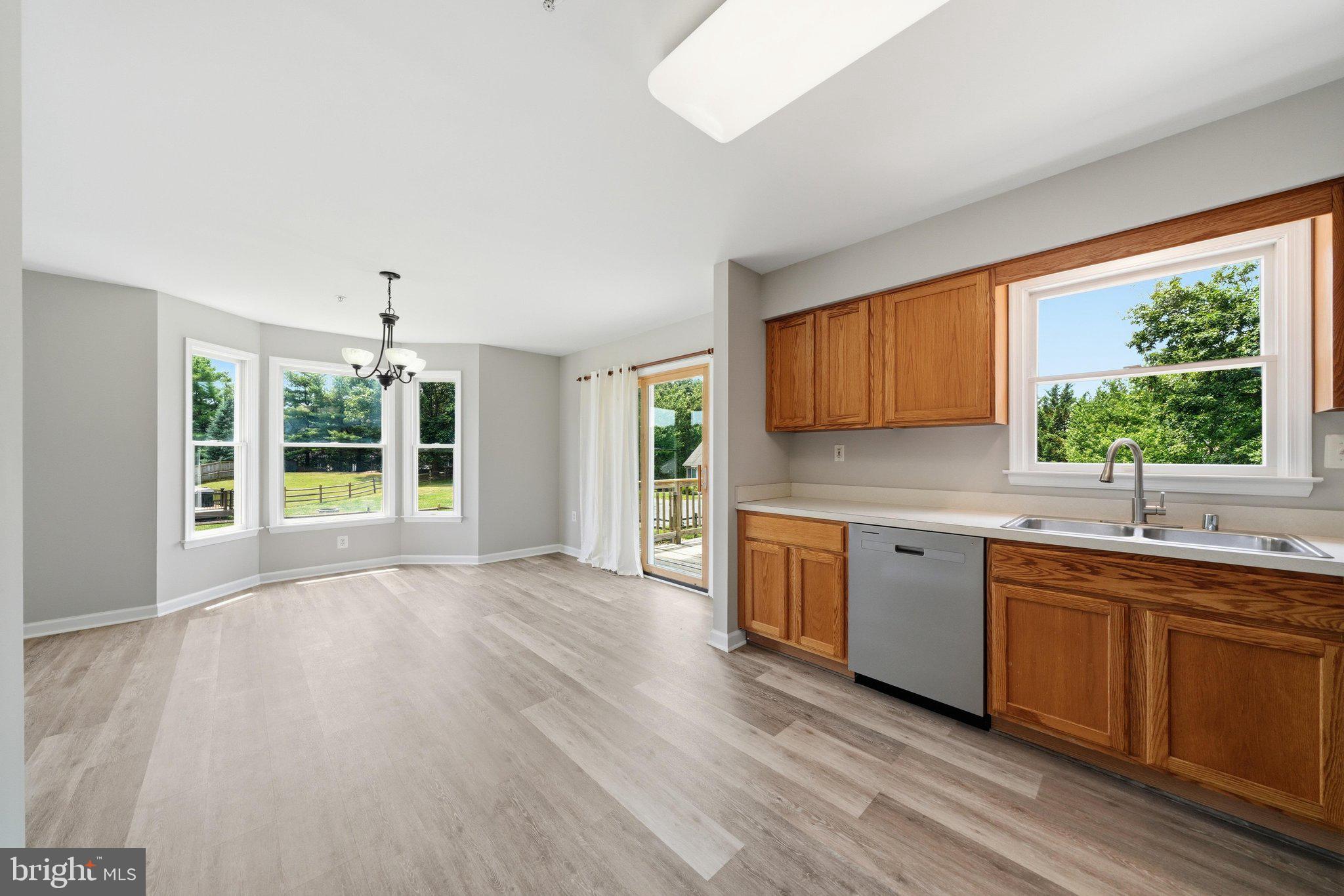 SQUIRE VILLAGE - Residential