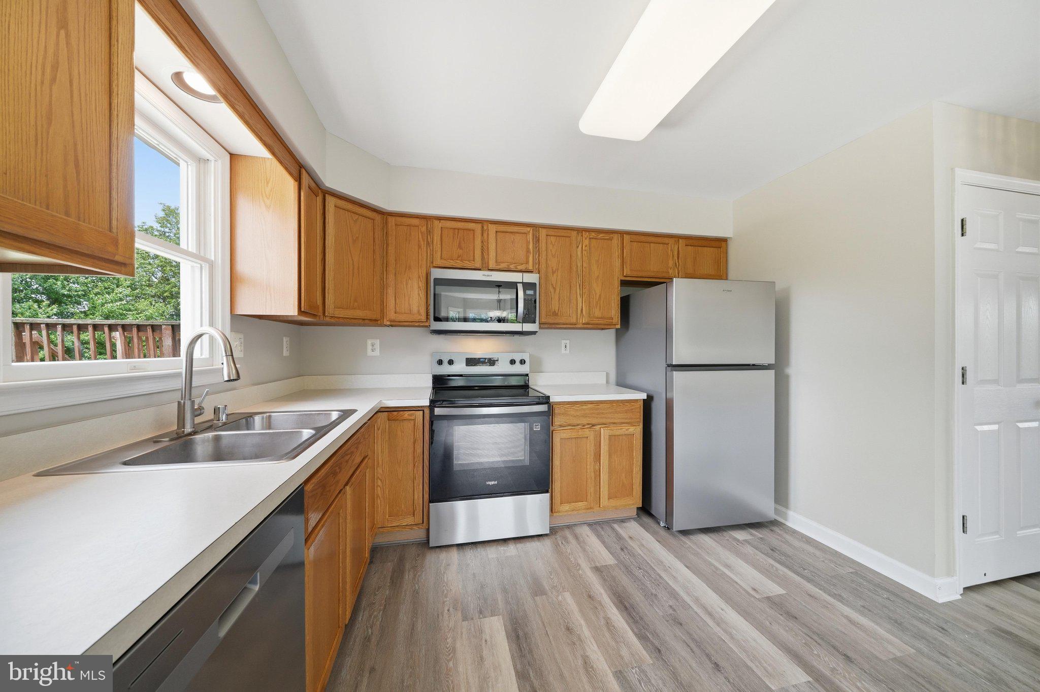 SQUIRE VILLAGE - Residential