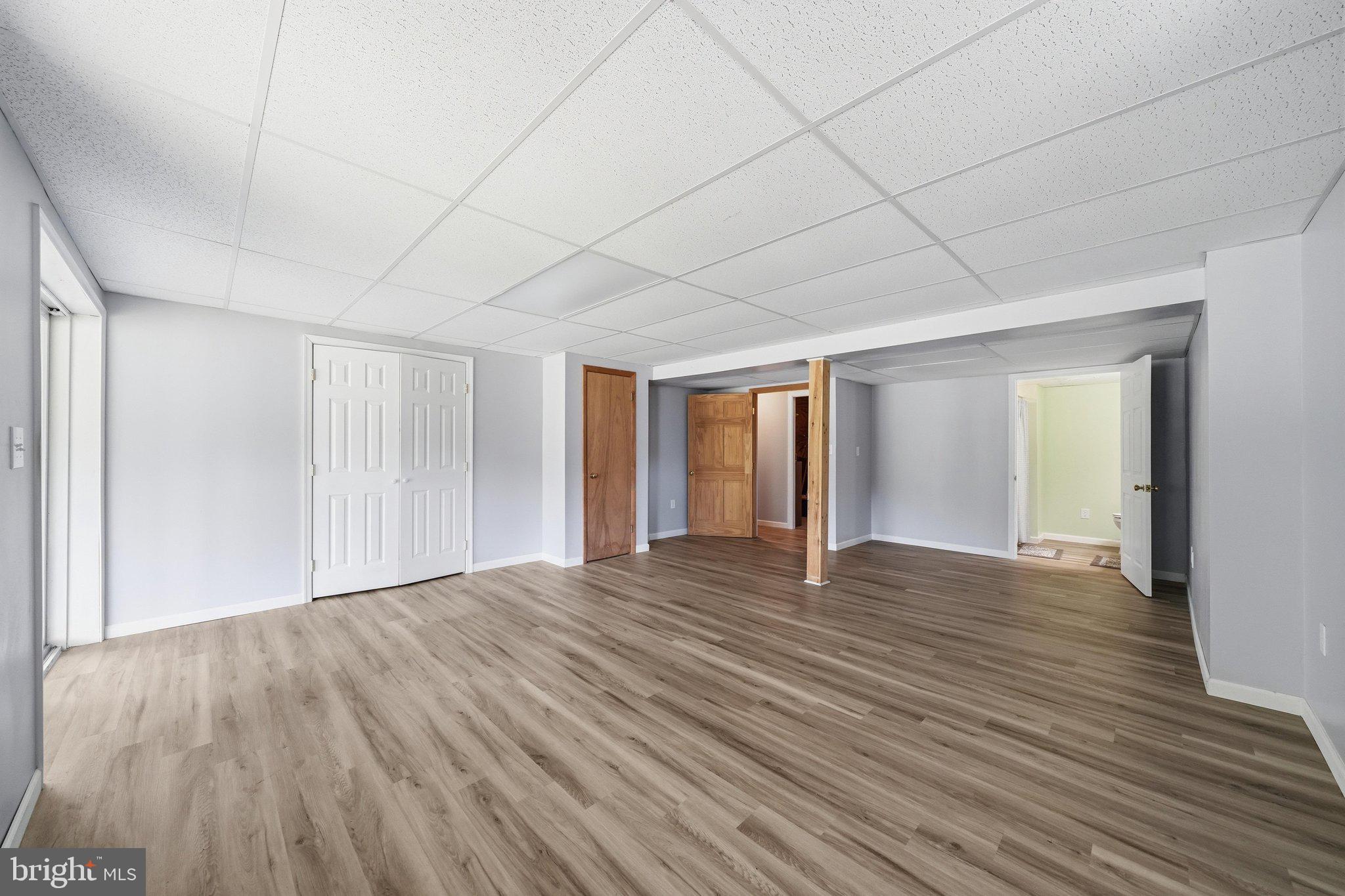 SQUIRE VILLAGE - Residential
