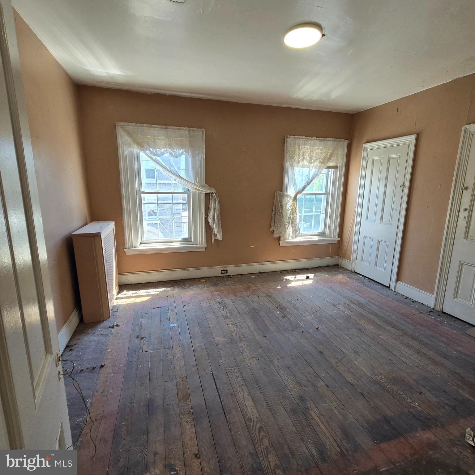 PHILADELPHIA (NORTHWEST) - Residential