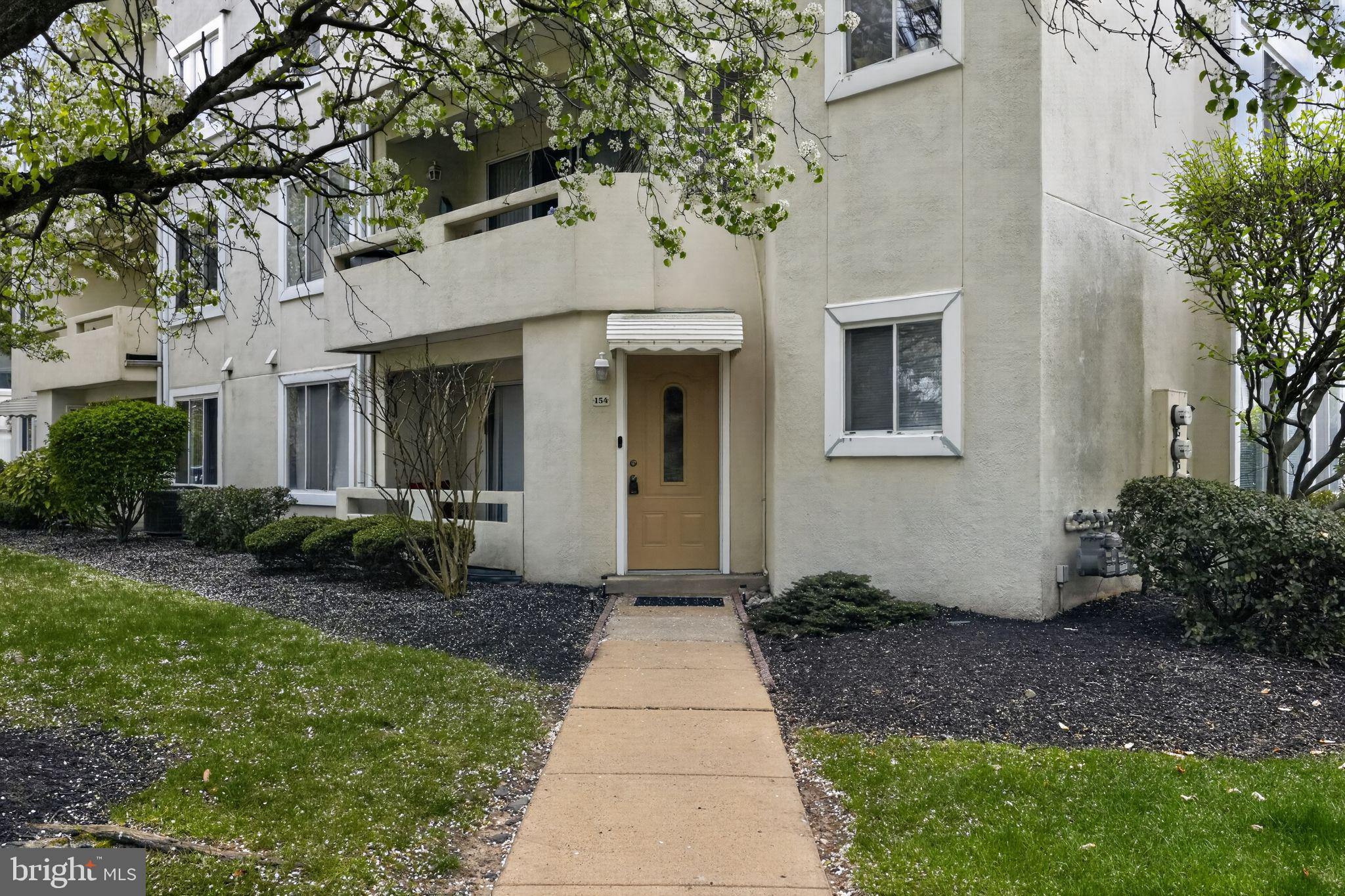 FOUNTAIN POINTE - Residential