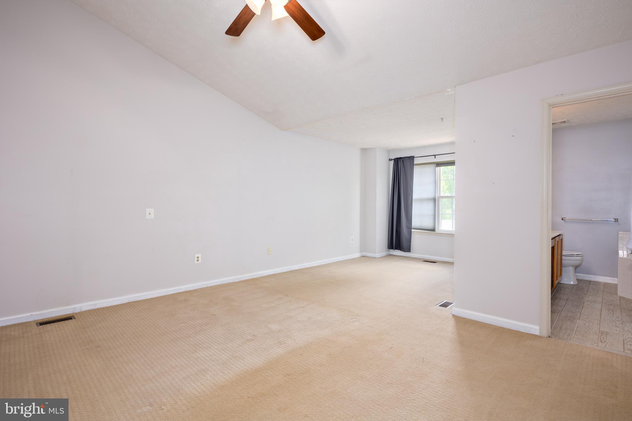 CONSTANT FRIENDSHIP - Residential