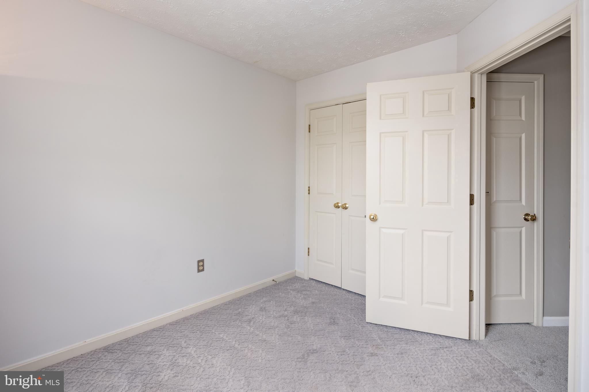 CONSTANT FRIENDSHIP - Residential