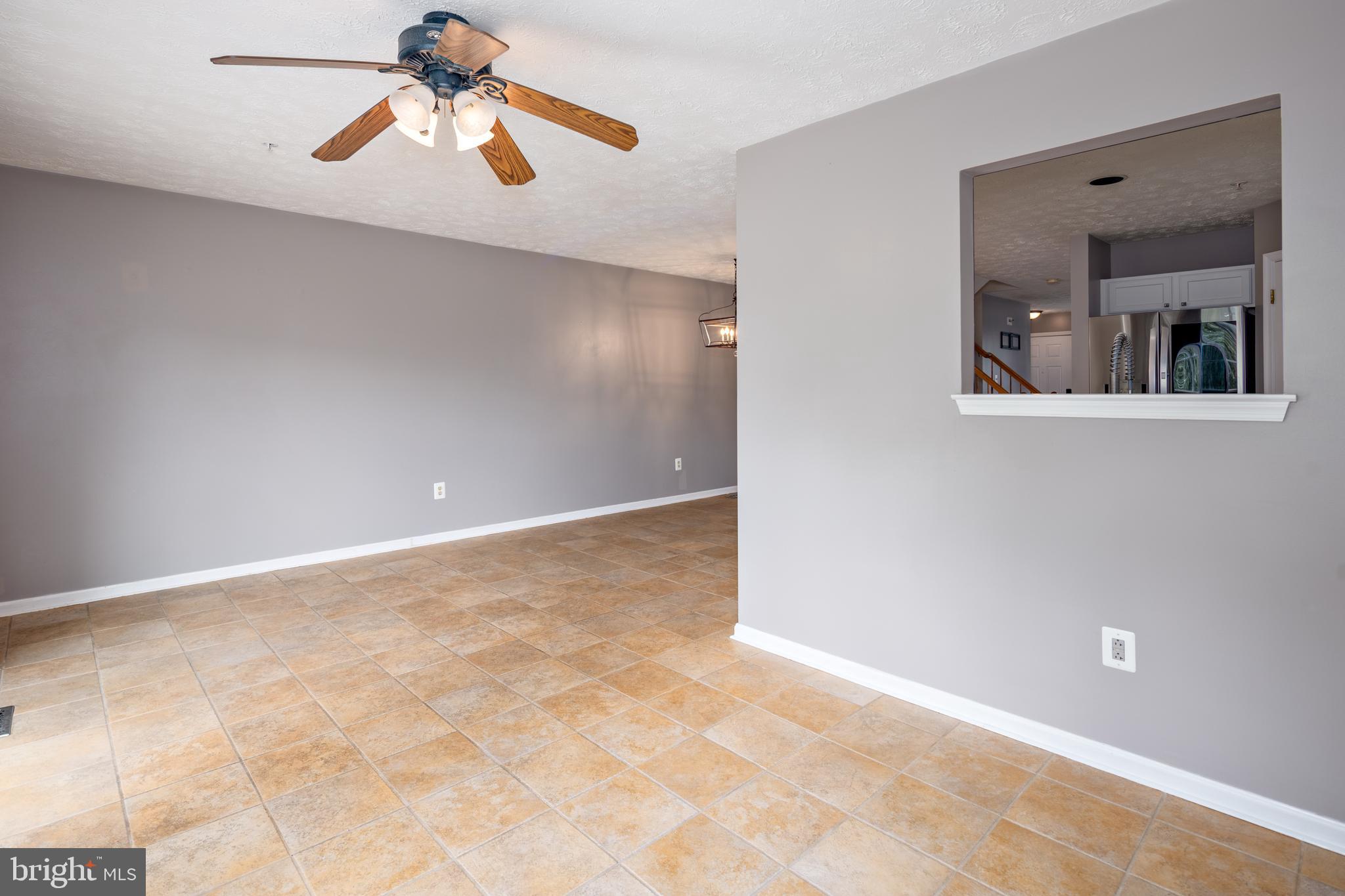 CONSTANT FRIENDSHIP - Residential