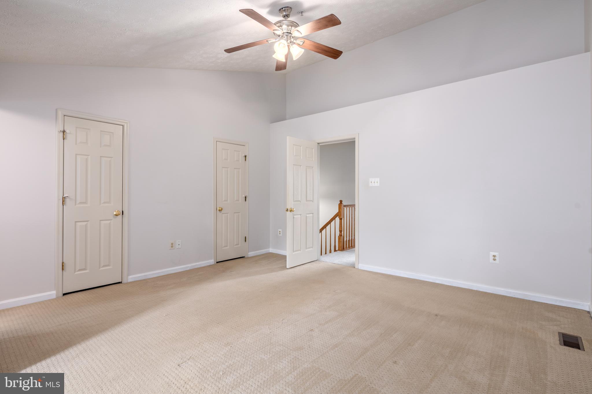 CONSTANT FRIENDSHIP - Residential