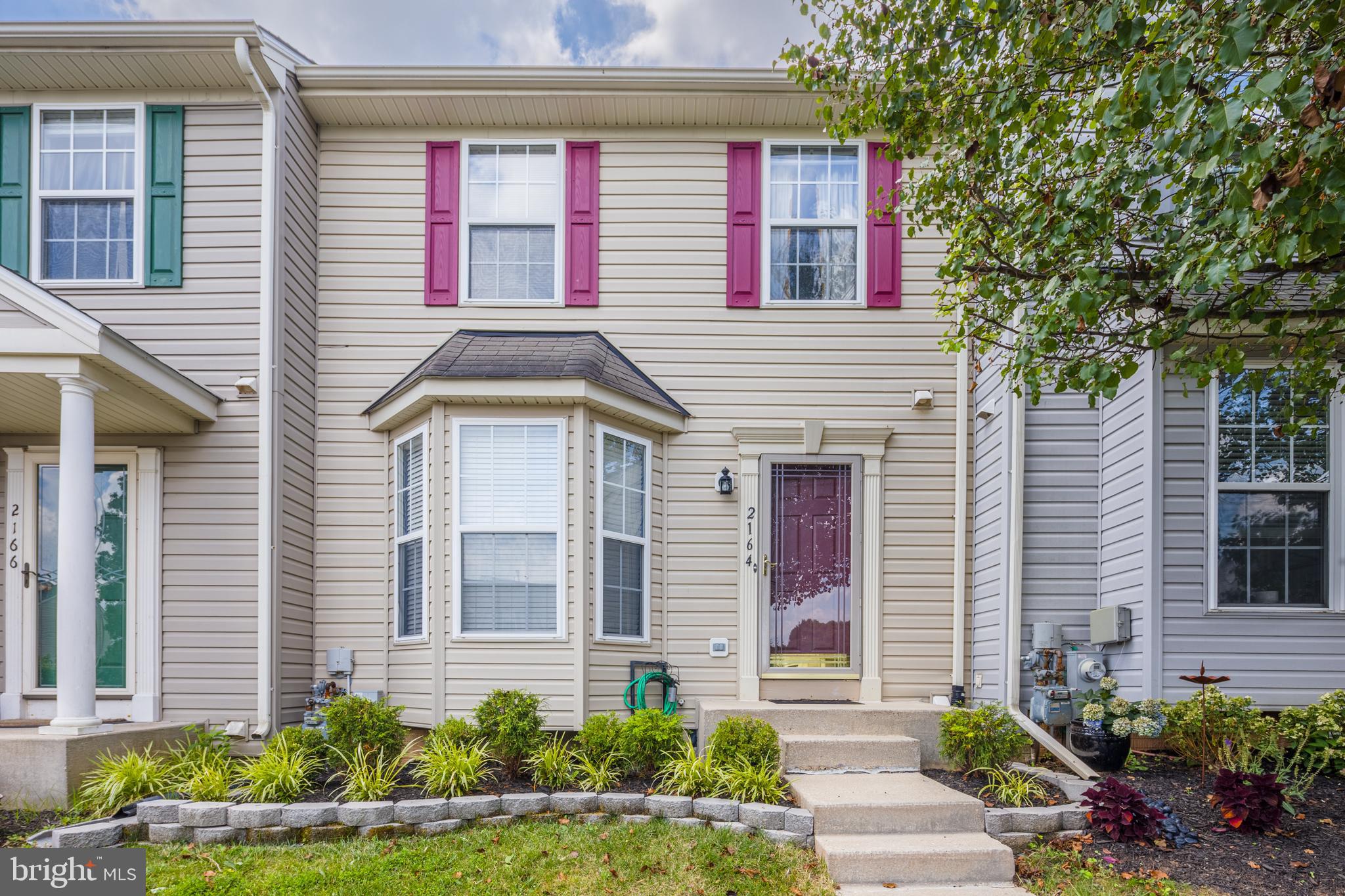 CONSTANT FRIENDSHIP - Residential