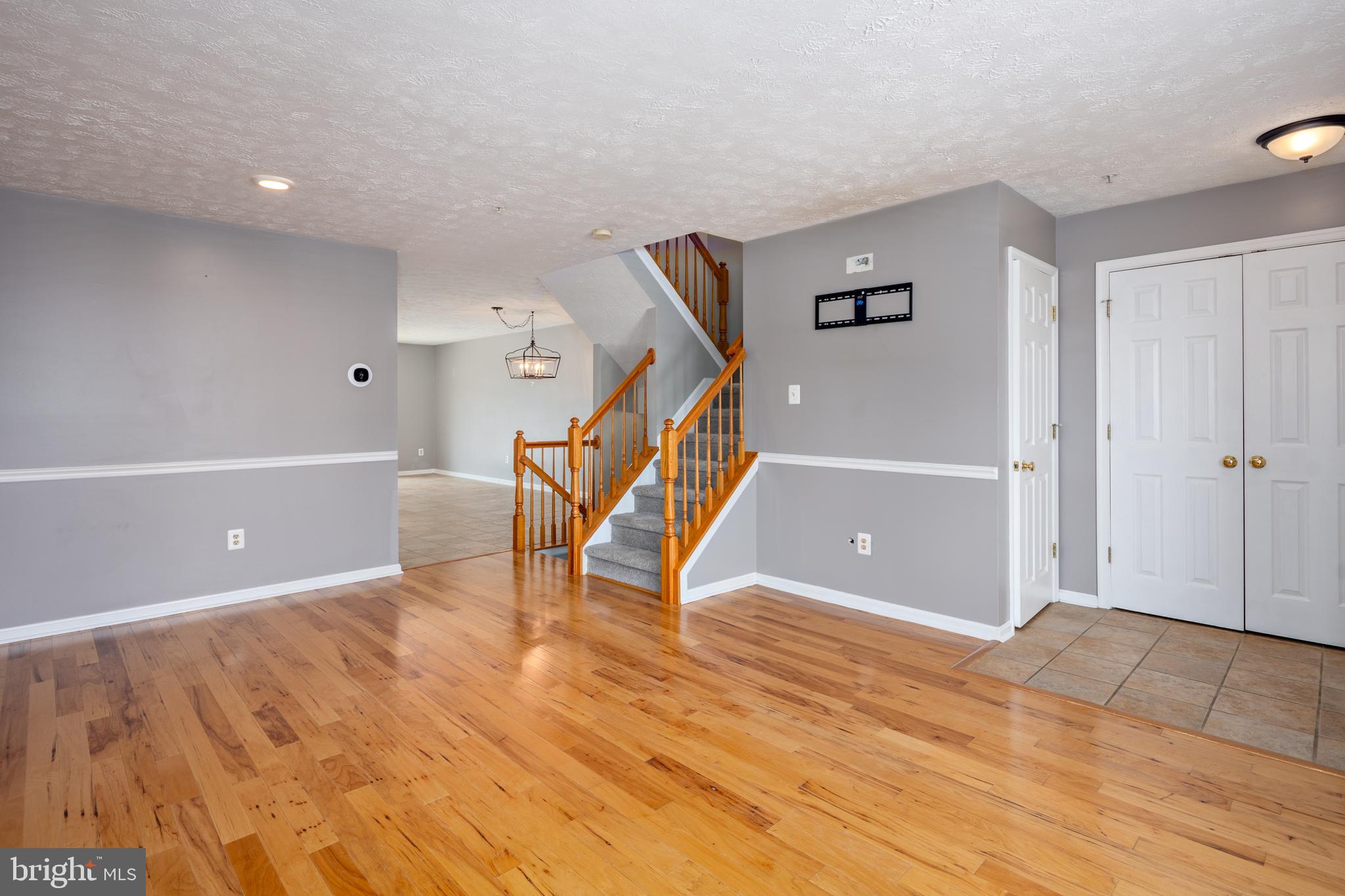 CONSTANT FRIENDSHIP - Residential