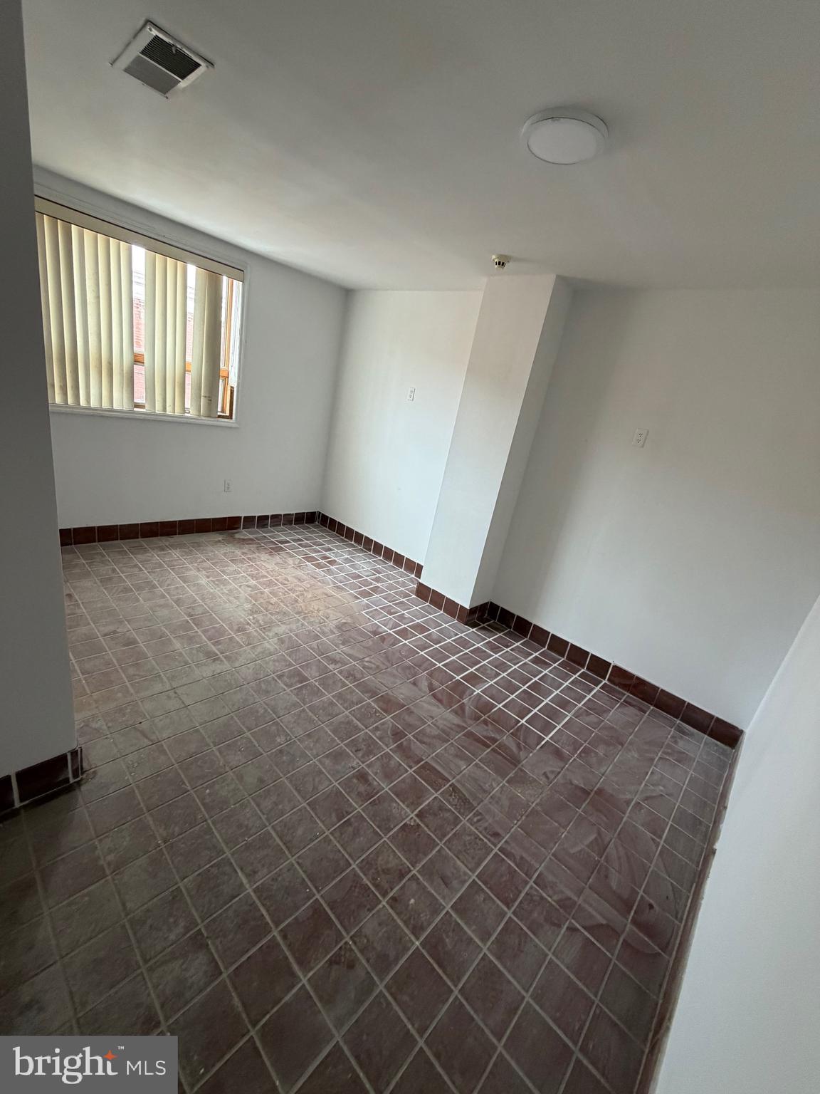GIRARD ESTATES - Residential Income