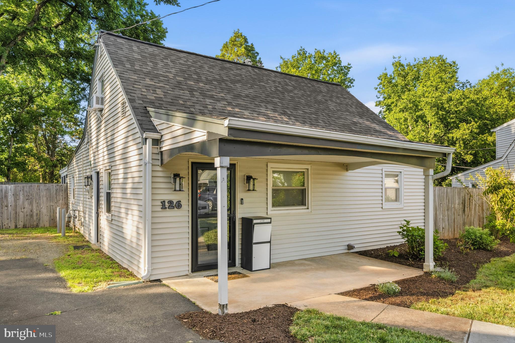 MANASSAS PARK - Residential