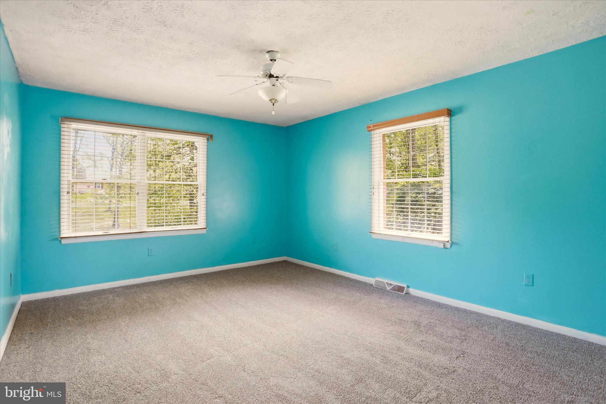 LAKESIDE ESTATES - Residential