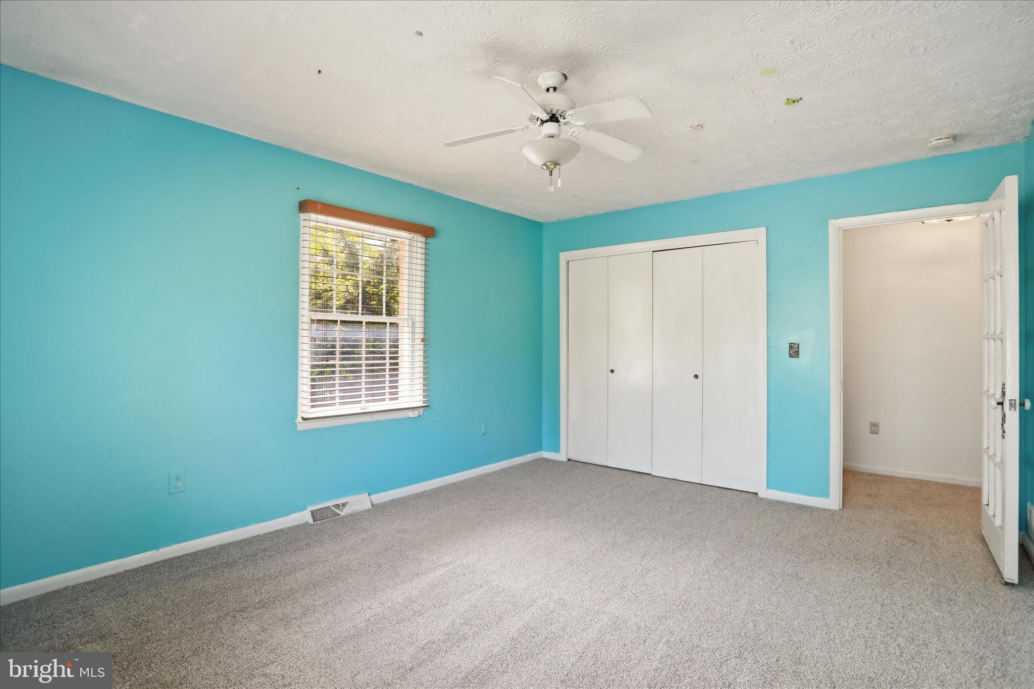 LAKESIDE ESTATES - Residential