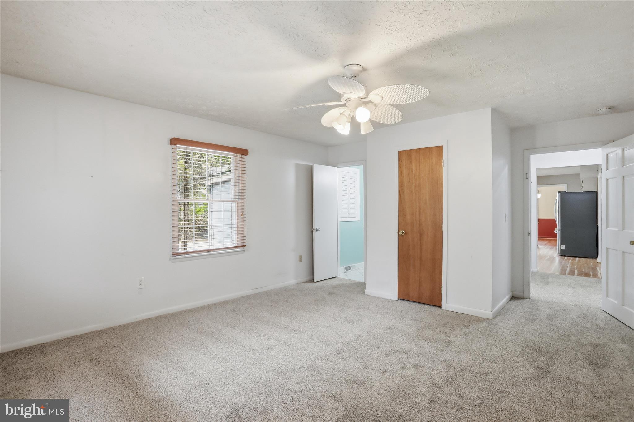 LAKESIDE ESTATES - Residential