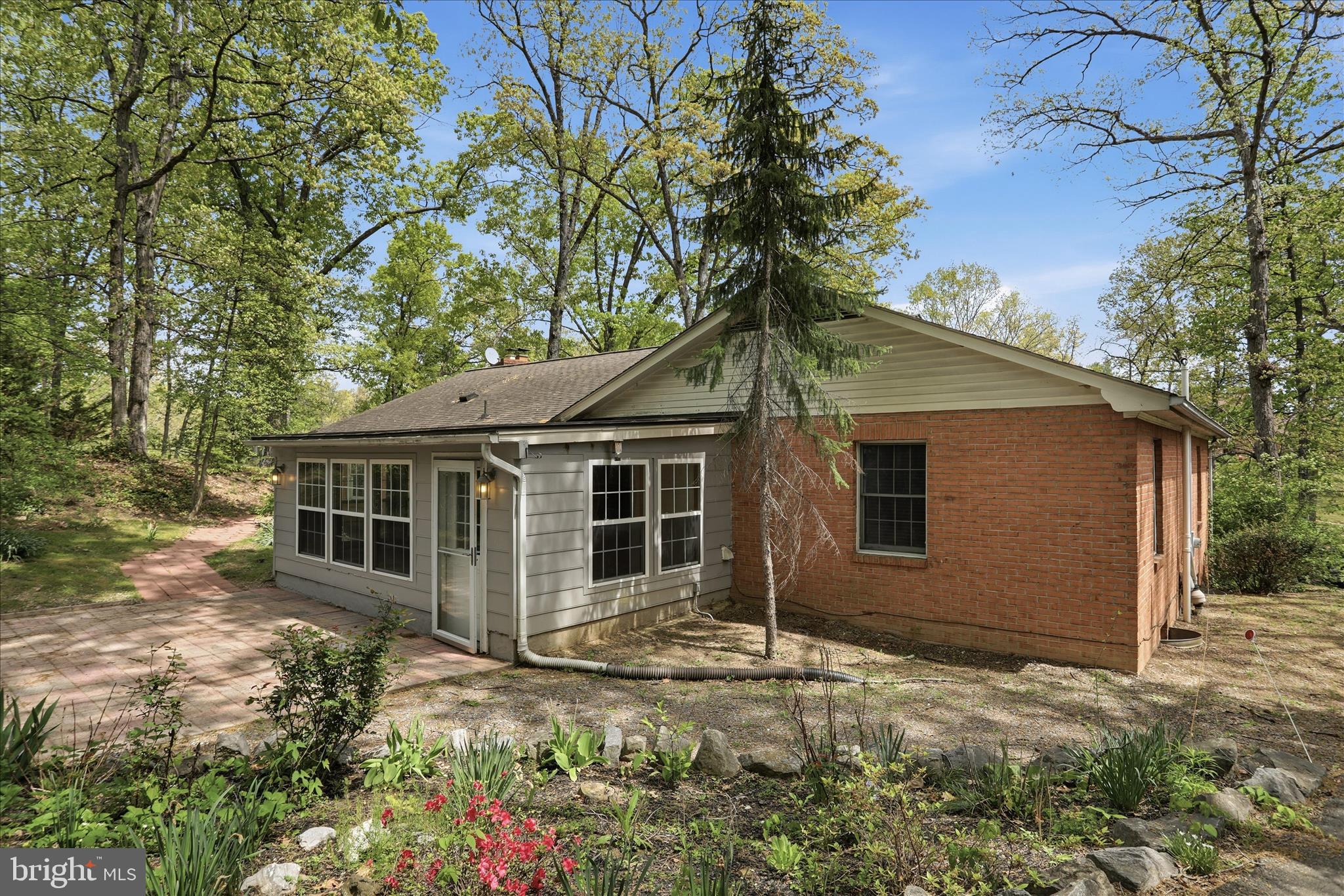 LAKESIDE ESTATES - Residential