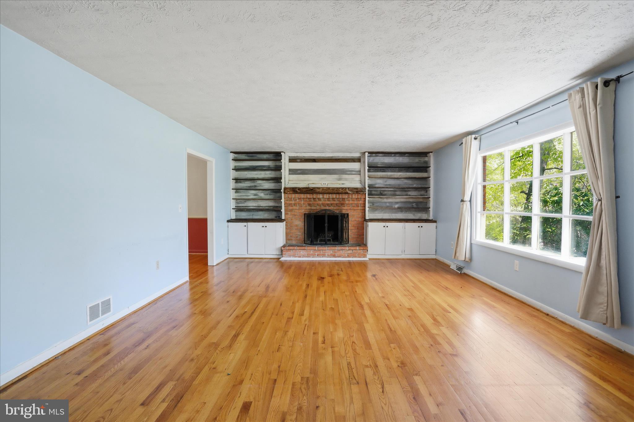 LAKESIDE ESTATES - Residential