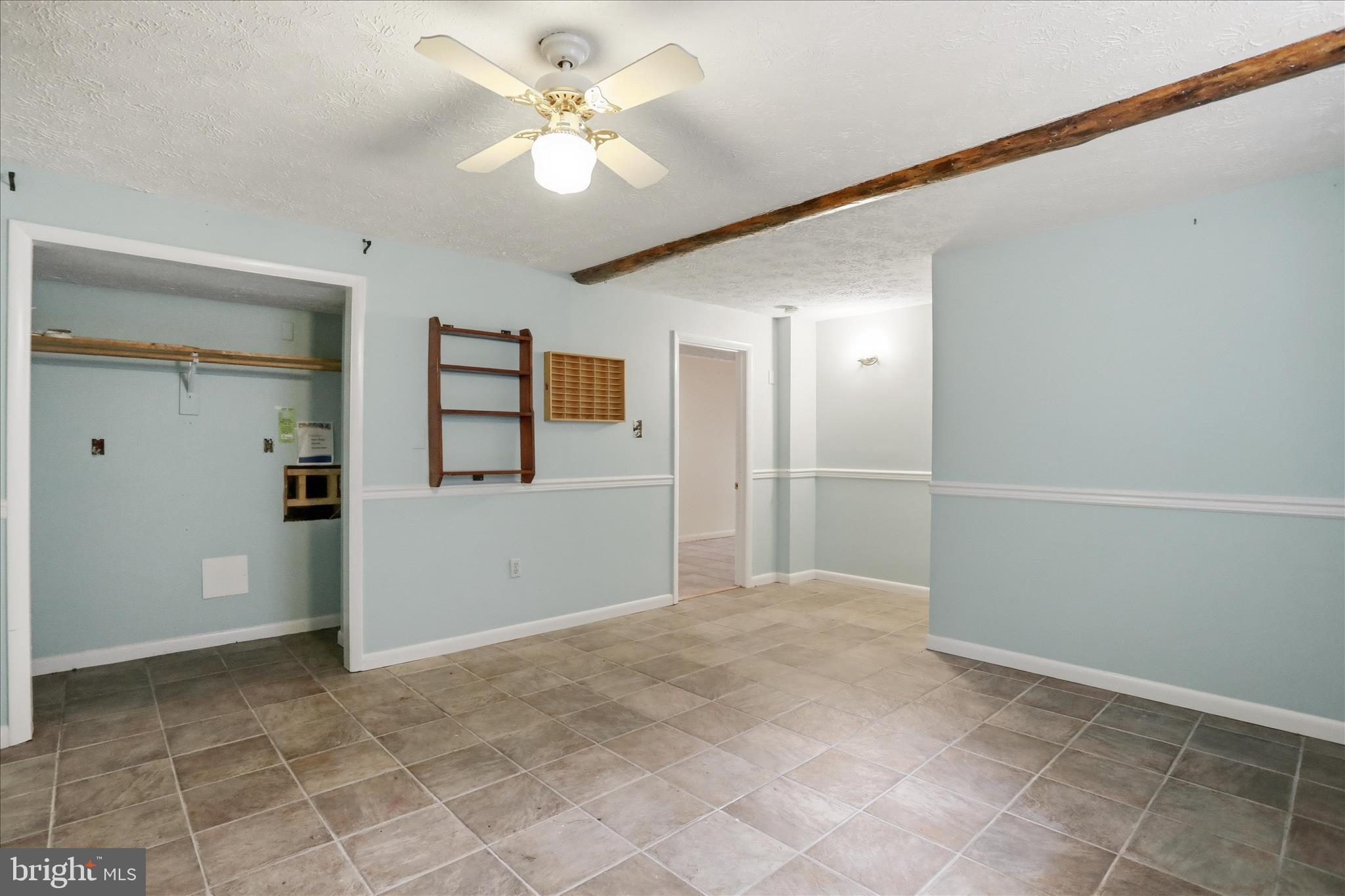 LAKESIDE ESTATES - Residential